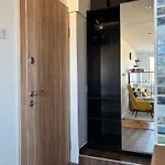 Butas Maslow - Self Check In *